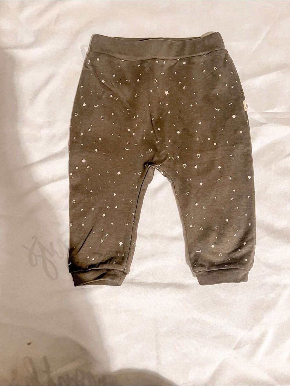 Red Caribou Star Print Jogger Pants - Gray Size 3-6 Months